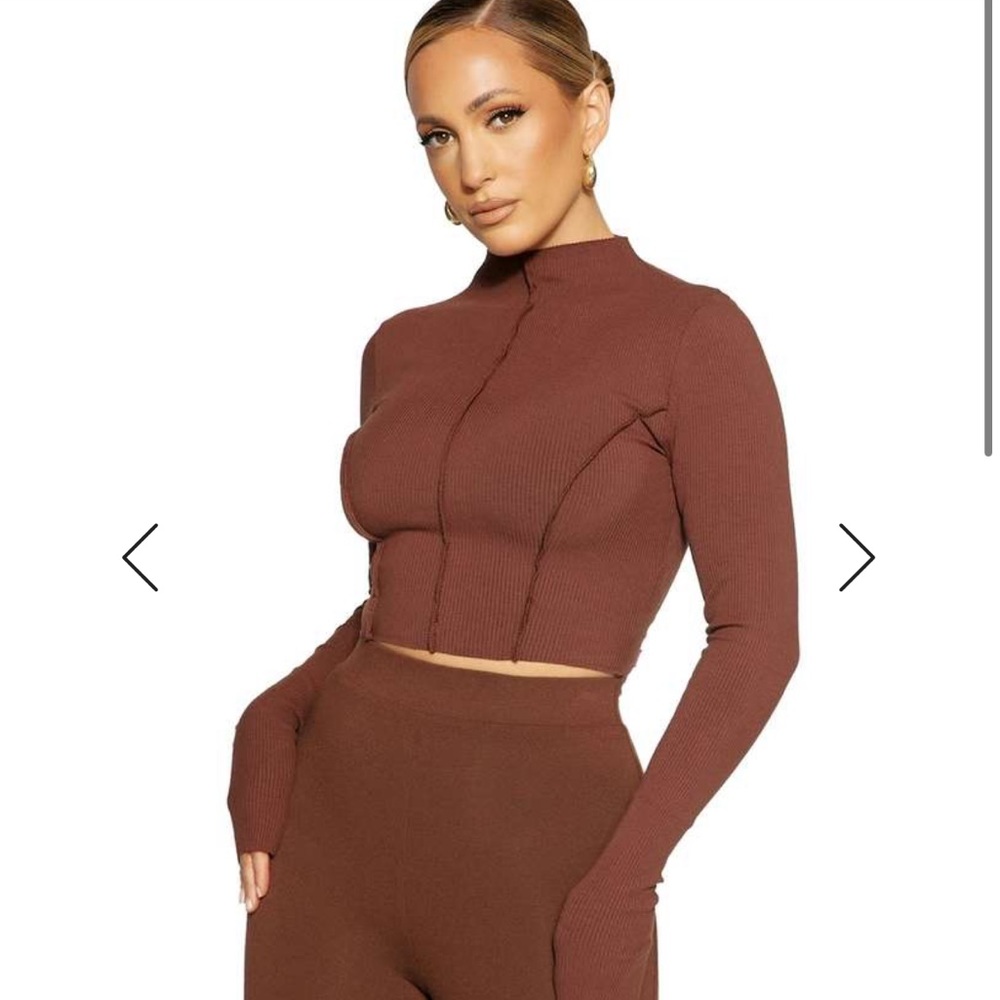 Naked wardrobe brown turtle crop